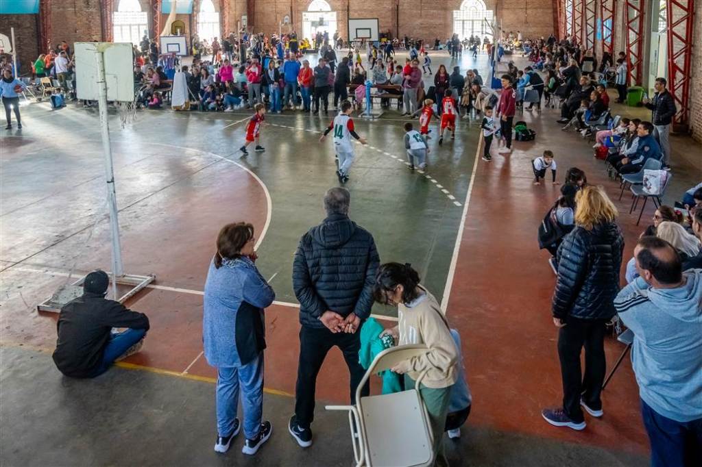 Más de 120 chicos participaron del primer encuentro de básquet cebollitas en&nbsp;Junín