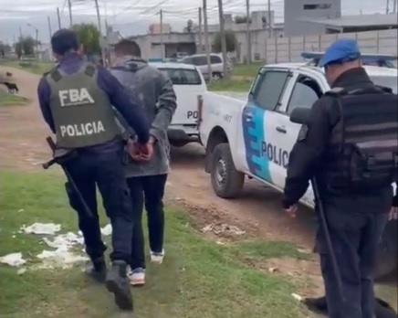 Atrapan a un ladrón de autos en pleno centro de Junín y recuperan los objetos&nbsp;robados