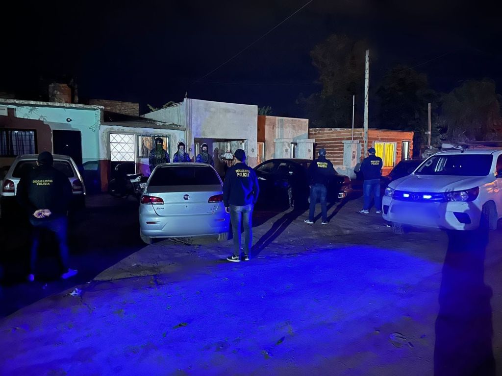 Bajo las luces de la Justicia: en una redada nocturna secuestran cocaína de máxima pureza en Junín y detienen a un peligroso&nbsp;narco