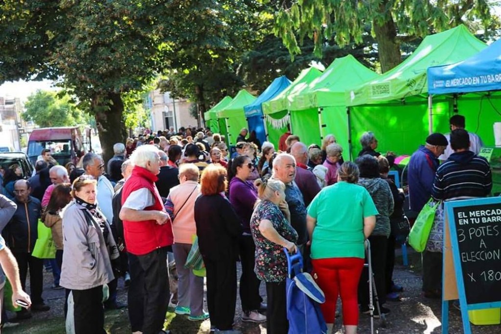 Con importantes descuentos: vuelve “Mercado en tu Barrio” a la plaza 9 de Julio, este&nbsp;viernes