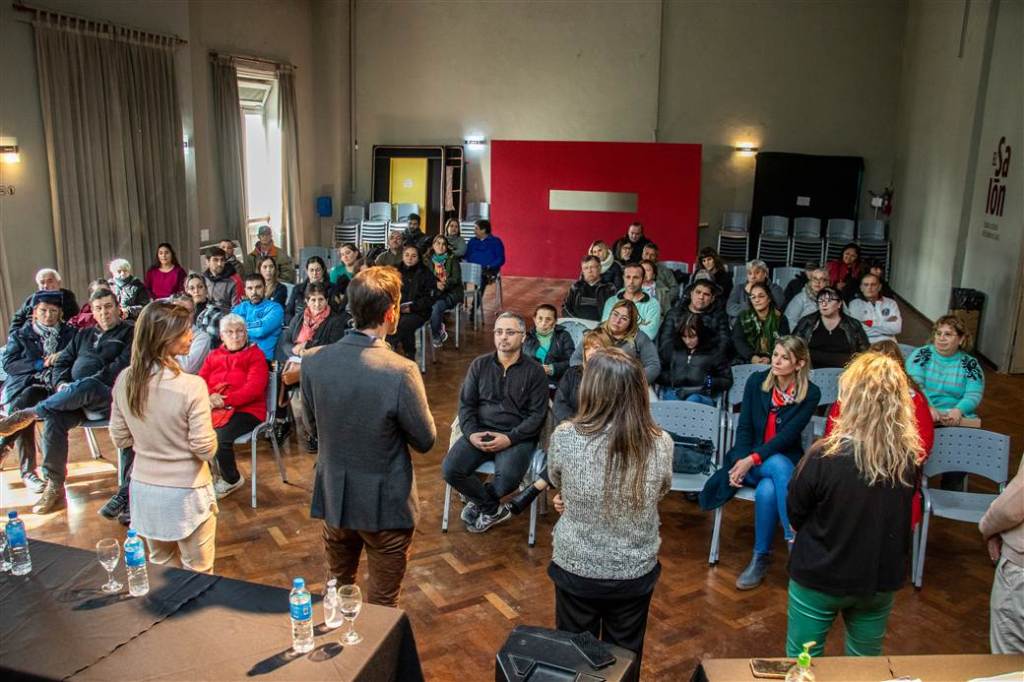“Hemos transpirado muchísimo para esto”: la emoción de un vecino de Junín tras recibir la escritura de su&nbsp;vivienda