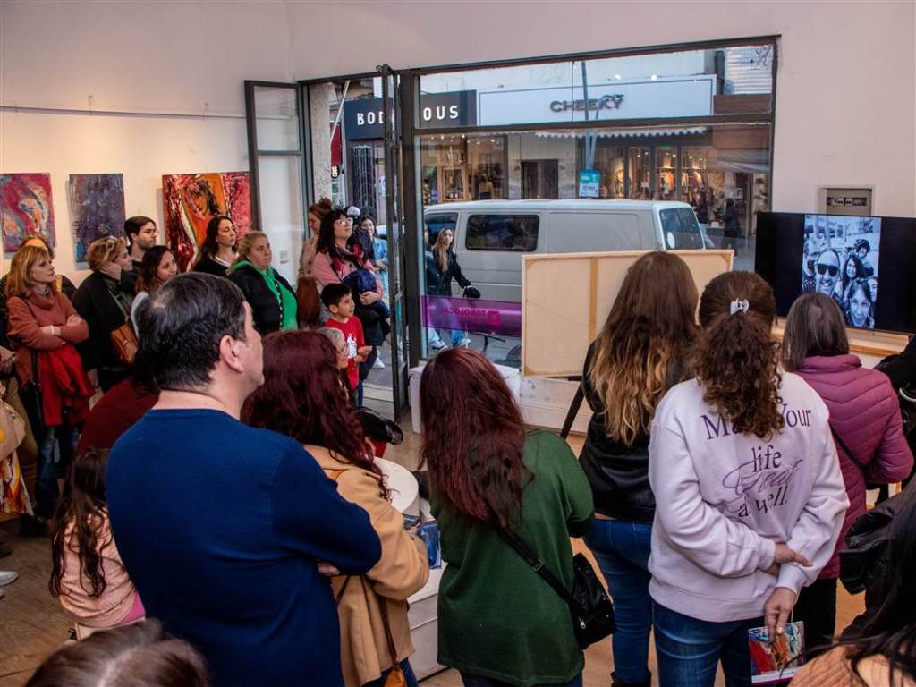 Ya está abierta a la comunidad la muestra homenaje “Continuo Permanente” en Tono Local.