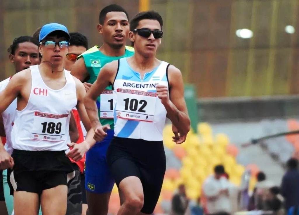Uriel Muñoz se coronó campeón sudamericano de atletismo U20 en Perú
