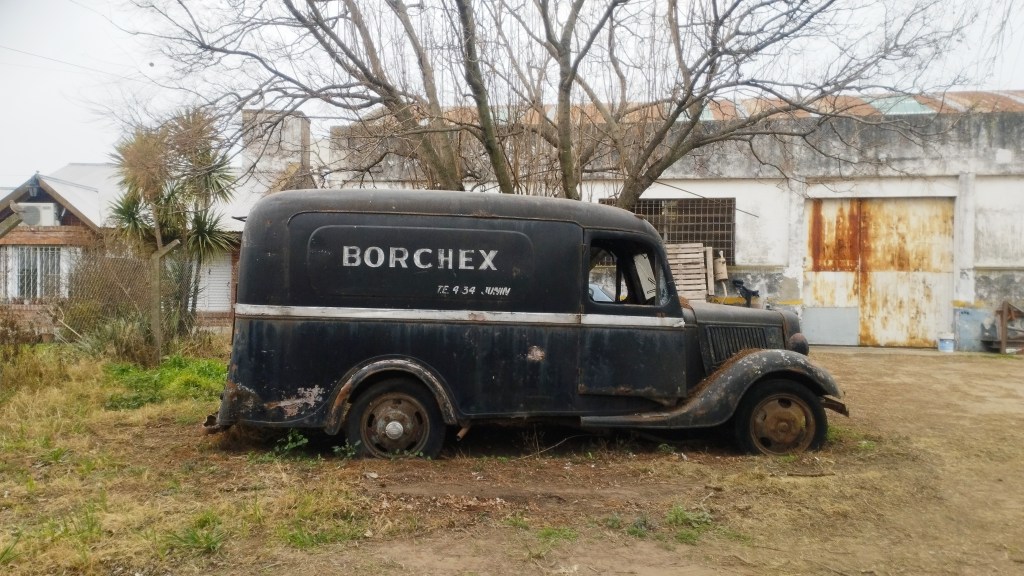 Antiguo auto de la empresa de pompas fúnebres de Alejandro Borchex en Junín. (Foto: Edición Noroeste).