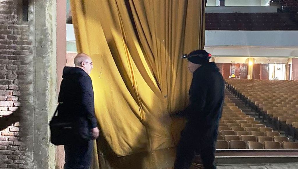 Claudio Carbonel, experto en telones que trabajó en el Colón, restaurará el Teatro San Carlos en&nbsp;Junín