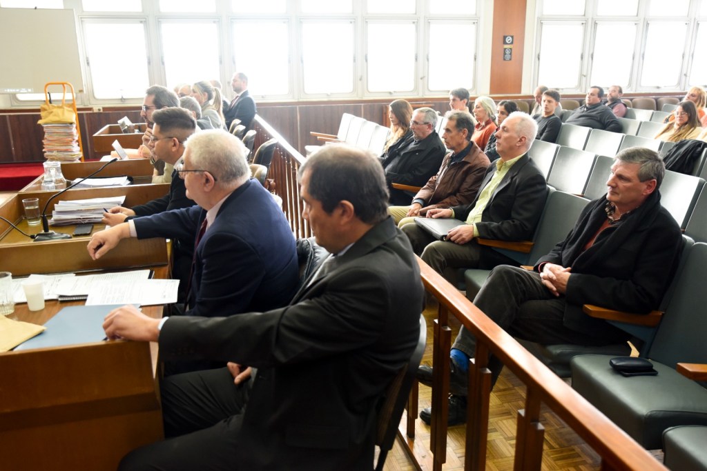 Jorge Fernández, contra las cuerdas.