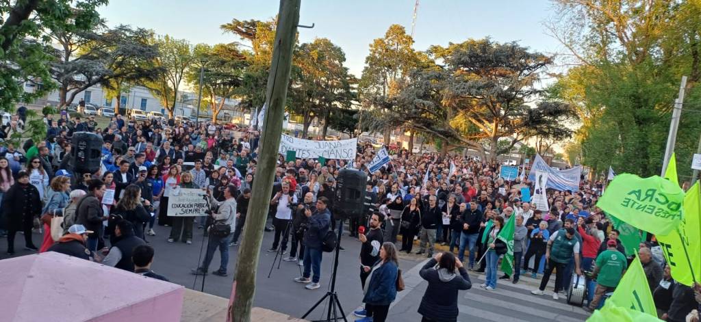 Las fotos de la marcha en defensa de la eduación pública en&nbsp;Junín