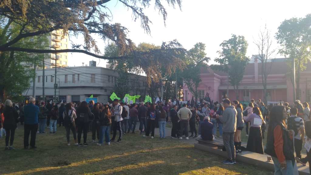 Junín se movilizó en defensa de la universidad pública: “Hoy la mitad de los trabajadores universitarios y no docentes somos&nbsp;pobres»