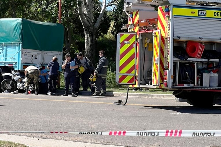 Trágico accidente en Rojas: dos jóvenes chocaron contra un camión estacionado y uno de ellos perdió la&nbsp;vida