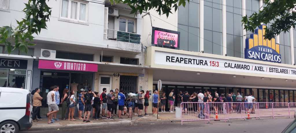 Cartelera de espectáculos del Cine San Carlos de Junín. (Foto: Edición Noroeste).