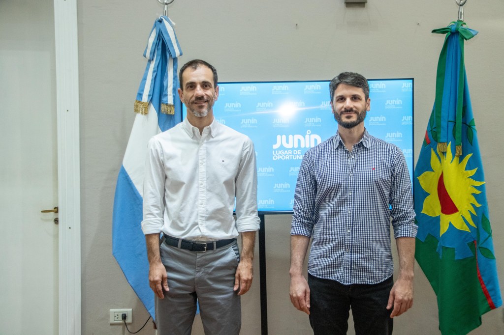 El intendente Pablo Petrecca destacó su llegada como una oportunidad para fortalecer los programas existentes y sumar nuevas propuestas creativas, en una ciudad que respira arte y participación activa. (Foto: Prensa Gobierno de Junín).