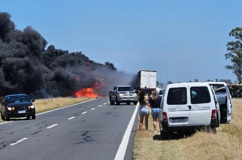 Un trágico accidente en la Ruta 7 en Córdoba dejó un muerto y dos heridos juninenses. (Foto: NA).