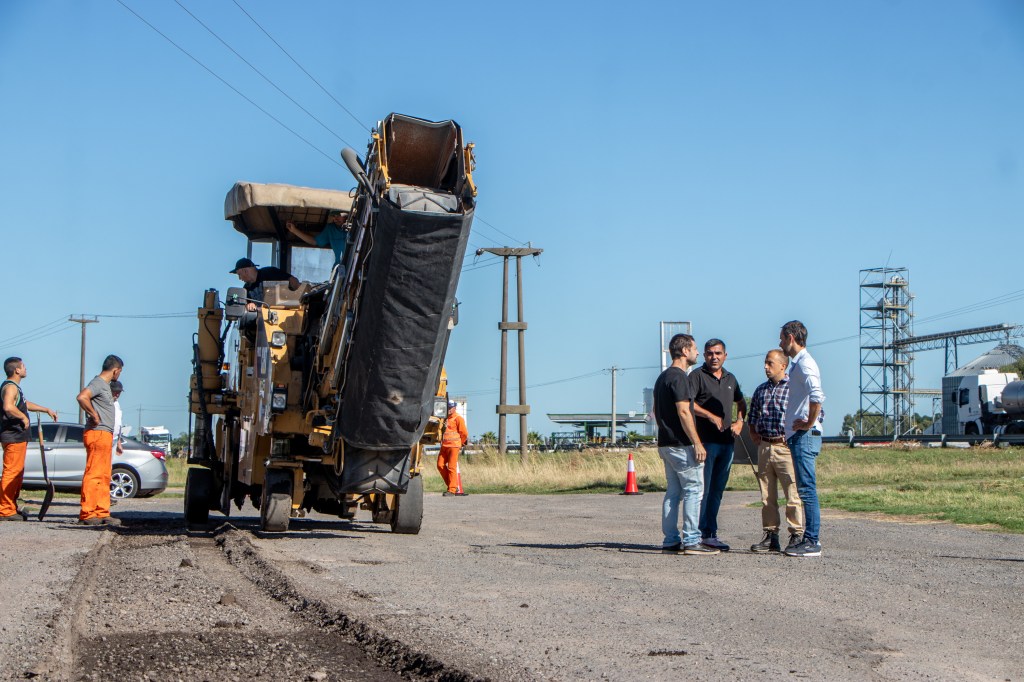 Pablo Petrecca anunció el inicio de los trabajos para la reparación de las colectoras. (Foto: Prensa Gobierno de Junín).