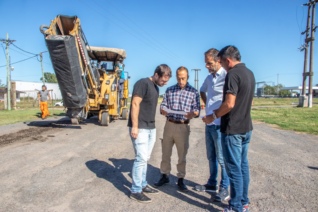 Junín: tras insistentes reclamos del municipio, comienzan las obras en las colectoras de la Ruta 7. (Foto: Prensa Gobierno de Junín).