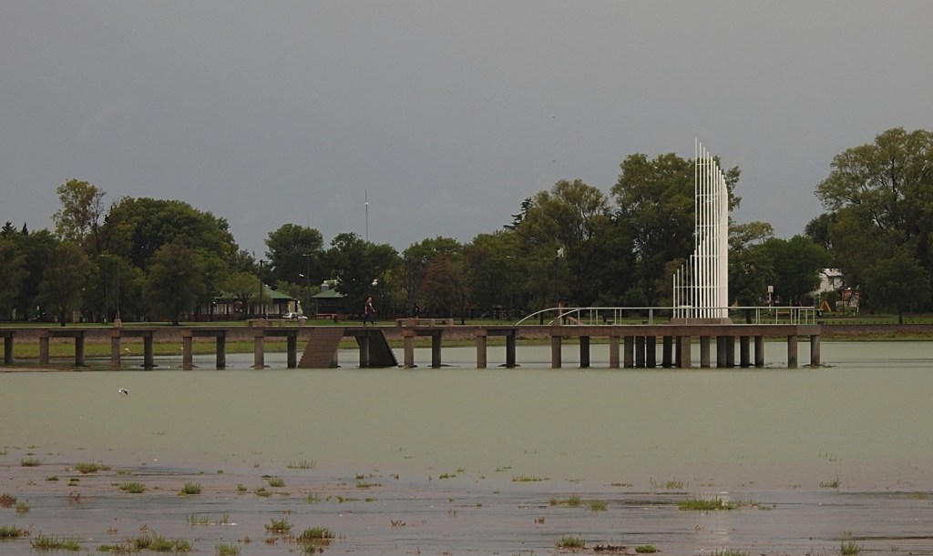 Tras las intensas lluvias en Junín y la región, la Laguna de Gómez comienza a recuperar su&nbsp;caudal