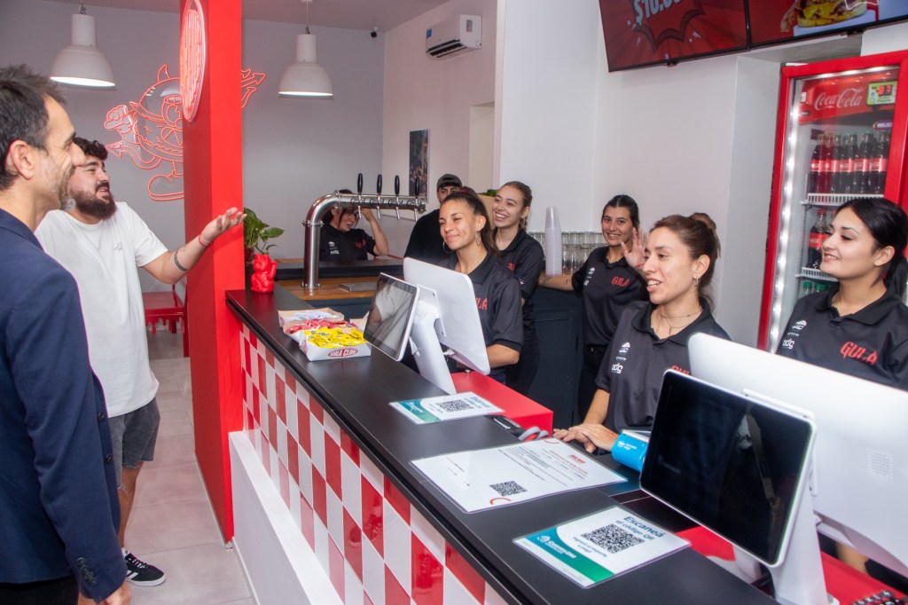 Con la inauguración de su segundo local en Junín, la hamburguesería Gula generó 12 nuevos puestos de&nbsp;trabajo