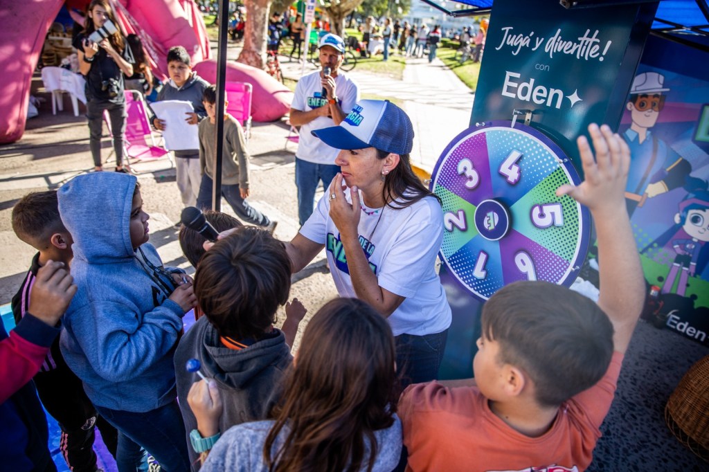 Gran éxito de “EDEN Conecta” en la Fiesta Provincial de la Harina. (Foto: Prensa EDEN).
