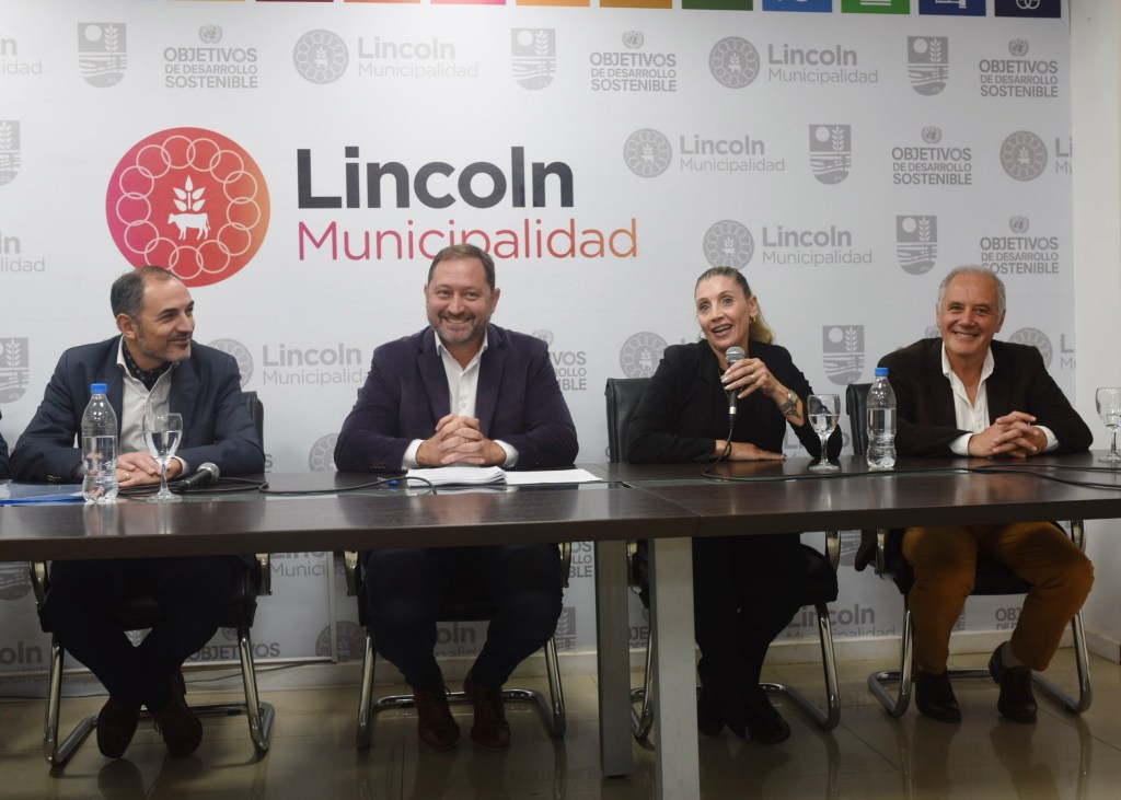 Lincoln firmó su primer Convenio Colectivo Único de Trabajo para empleados&nbsp;municipales