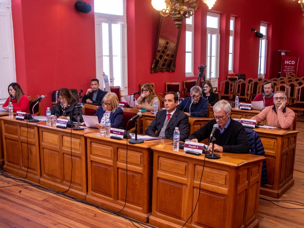 “El equilibrio fiscal para Petrecca es una ley inquebrantable”: aprobaron el balance 2024 con $4.989 millones en obras&nbsp;públicas