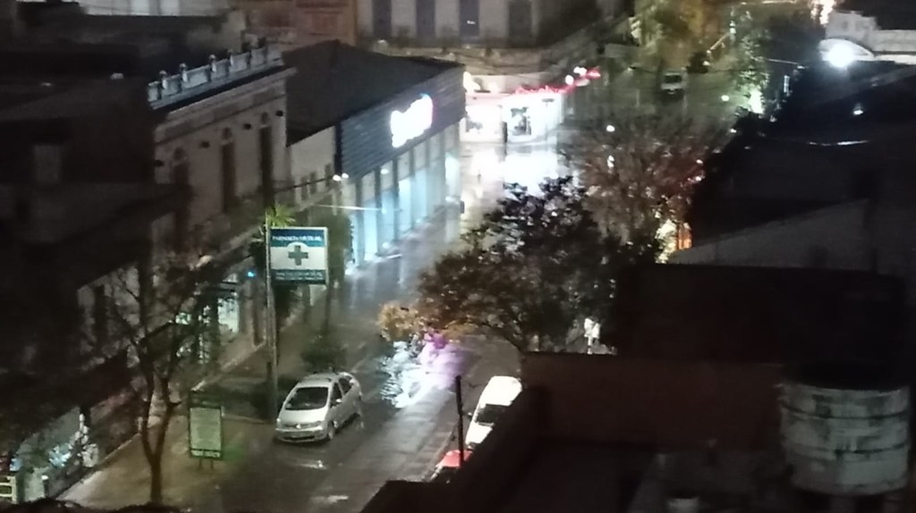 Lluvias intensas y anegamientos en Junín: rige alerta naranja por tormentas&nbsp;severas