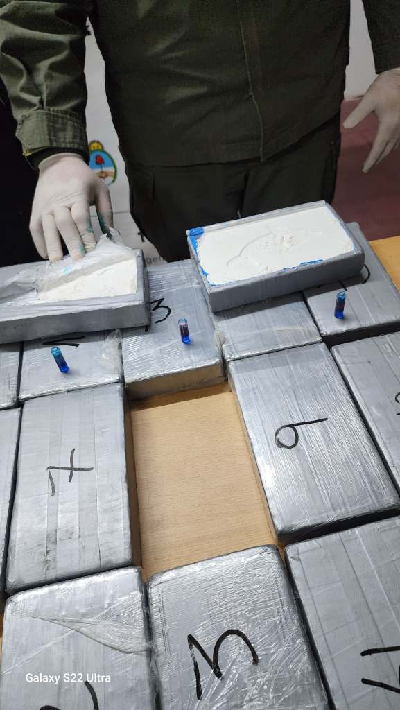 La cocaína secuestrada por Gendarmería en Junín. (Foto: EN).