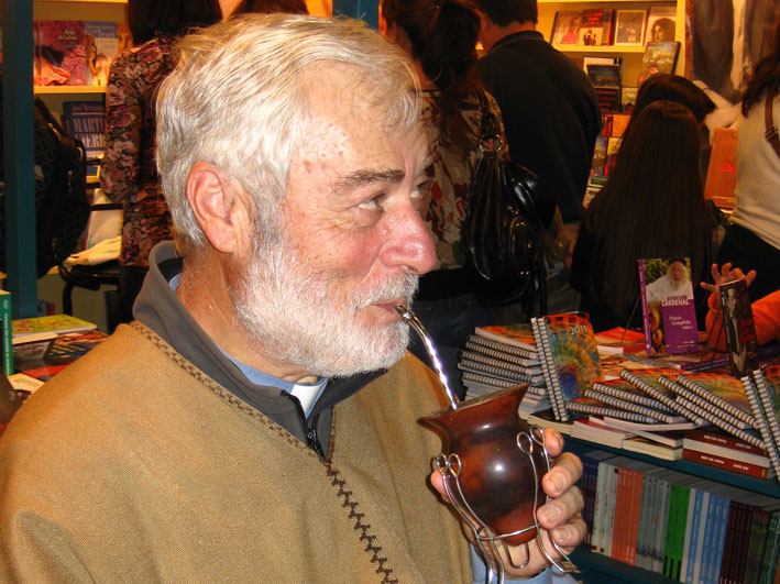 “Nos condujo con mano experta”. (Foto: Facebook/Mamerto Menapace).