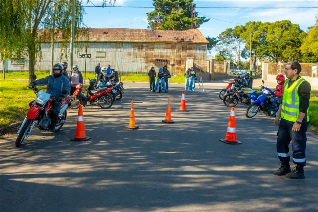 “Sin casco, no hay moto”: Junín ya entregó más de 250 cascos en clínicas gratuitas para&nbsp;motociclistas