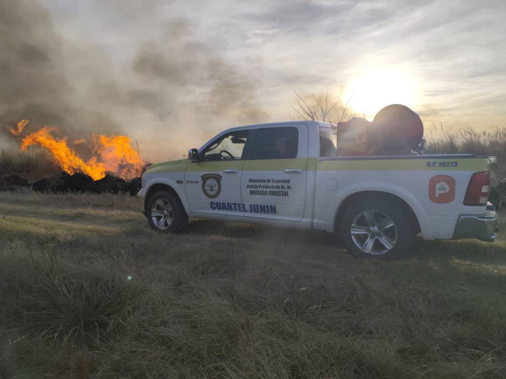 Incendio en el Grupo de Artillería 10: el fuego arrasó 60 hectáreas de pastizales en&nbsp;Junín
