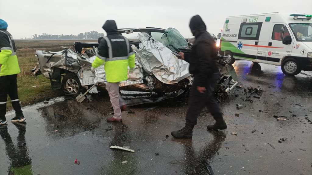 Ruta 50: brutal choque entre un camión y una camioneta dejó un&nbsp;muerto