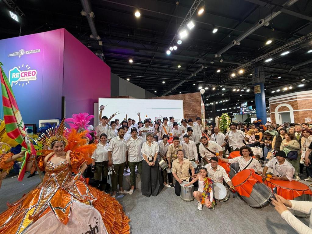 El Carnaval Artesanal de Lincoln brilló en la Feria Internacional de Turismo 2025 en&nbsp;Palermo