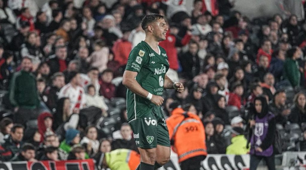 Sarmiento dio el golpe en el Monumental: venció a River 1-0 y sumó tres puntos&nbsp;clave