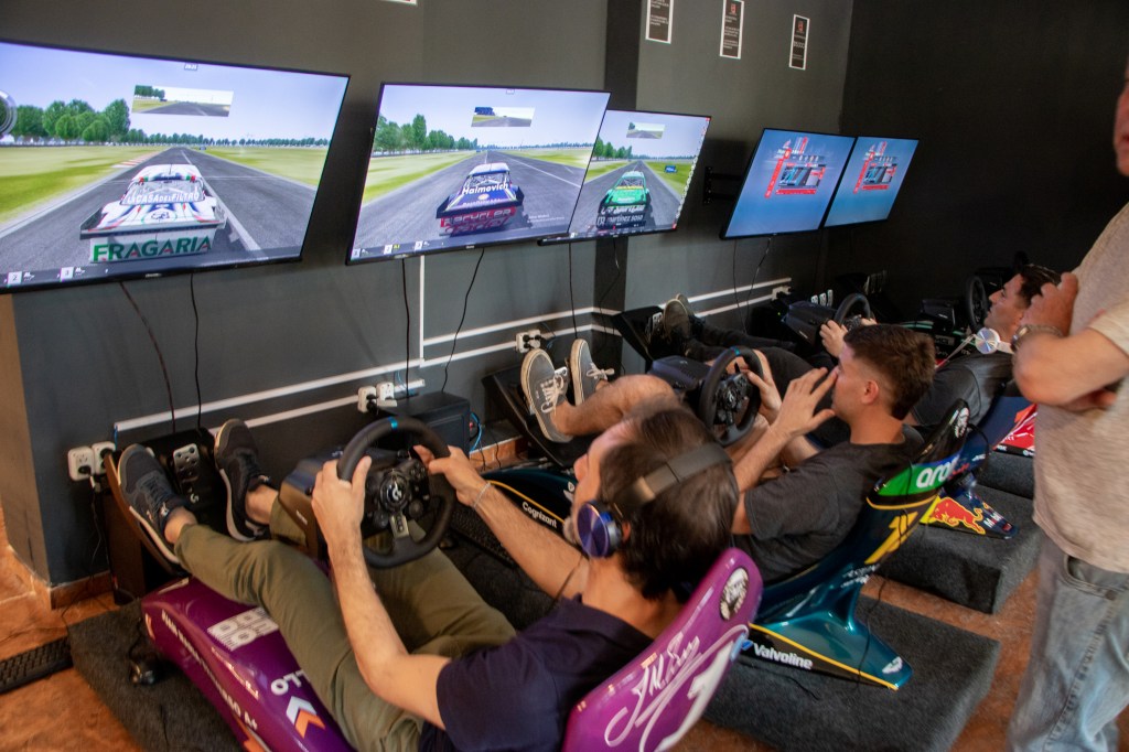 Junín suma una nueva opción de entretenimiento: inauguraron JOLUMA Simracing, el primer centro de simuladores de&nbsp;autos
