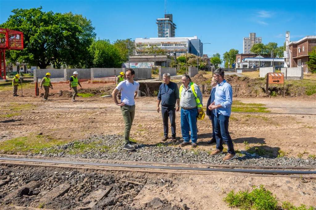 Petrecca confirmó el reinicio de la obra del paso bajo nivel de Rivadavia: “Con este anuncio ganamos los juninenses”