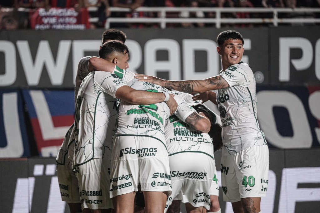 Sarmiento lo empató en el final ante San Lorenzo y quedó a un paso de los playoffs del&nbsp;Clausura