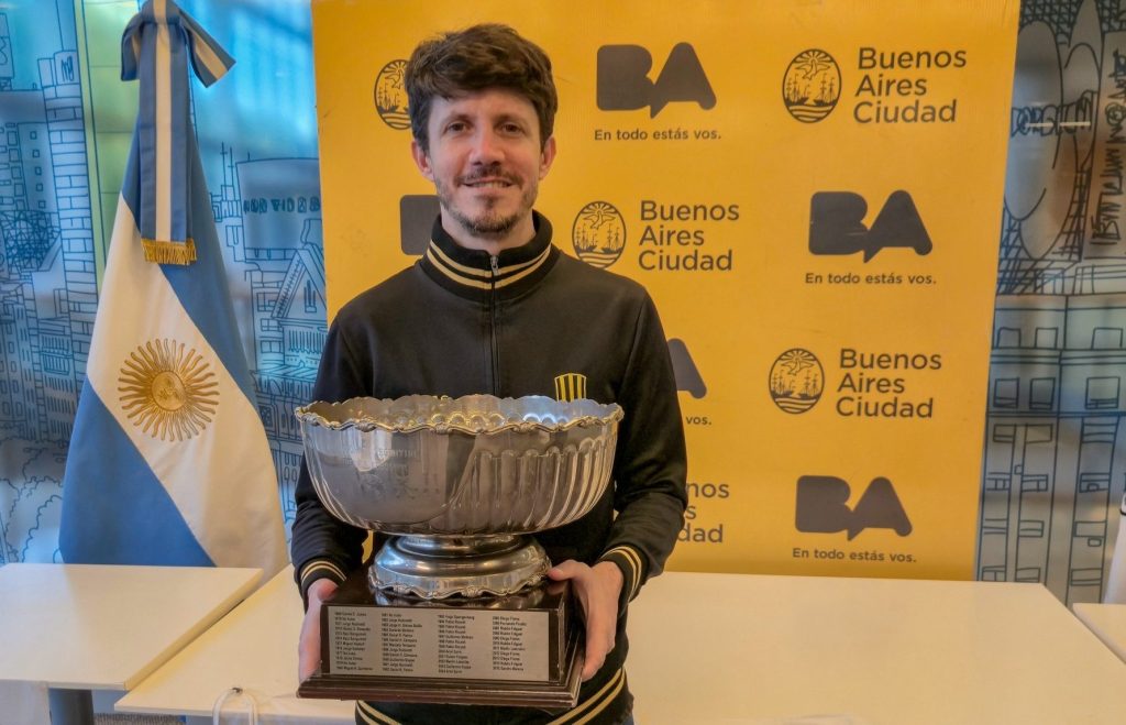 Diego Flores hizo historia: ganó el 100° Argentino de Ajedrez e igualó el récord de&nbsp;Najdorf