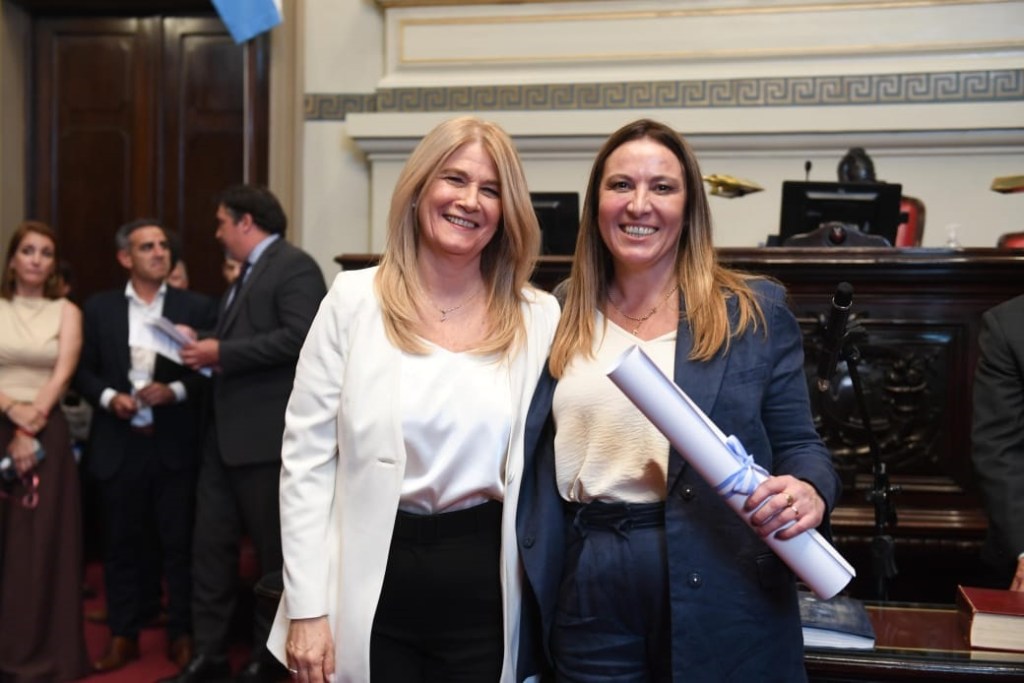 Valeria Arata asumió como senadora provincial y prometió llevar la agenda de Junín al Senado bonaerense. (Foto: EN).